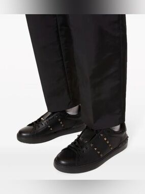 Valentino Garavani Rockstud Accents Leather Sneakers Sz 37